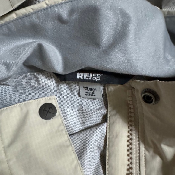 REI Co-op Peak 2.5L Rain Jacket Womens 2XL Beige Lightweight Hooded Outdoor Coat - Picture 4 of 6